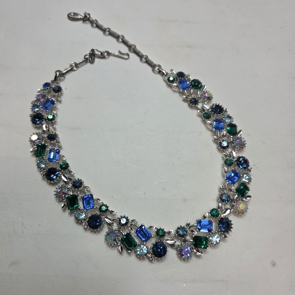 vtg Lisner blue green prong set rhinestone necklace mid century blingy signed - Picture 2 of 16